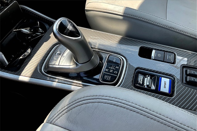 2022 Mitsubishi Outlander PHEV LE photo 16