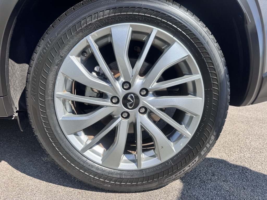 2024 Infiniti QX50 Luxe photo 11