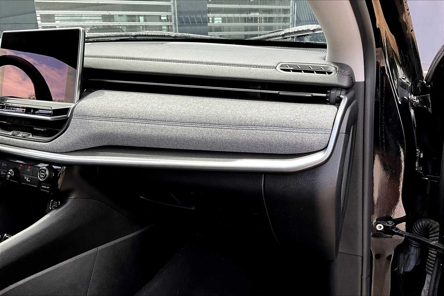 2022 Jeep Compass Latitude photo 13