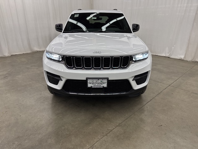 2025 Jeep Grand Cherokee Laredo X photo 2