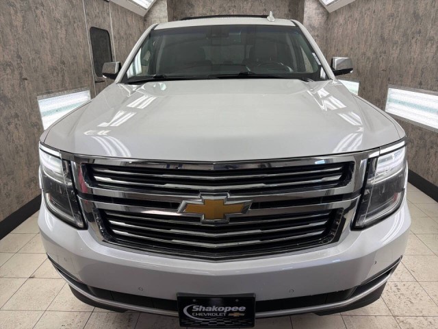 Used 2019 Chevrolet Tahoe Premier with VIN 1GNSKCKJ7KR318827 for sale in Shakopee, Minnesota