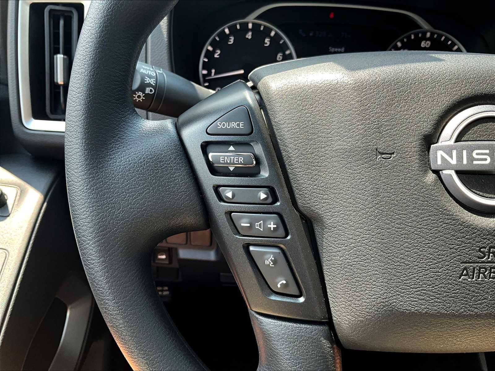 2025 Nissan Frontier SV photo 22