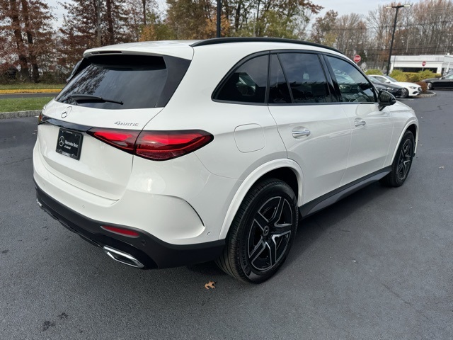 2025 Mercedes Benz GLC 300 4MATIC photo 3