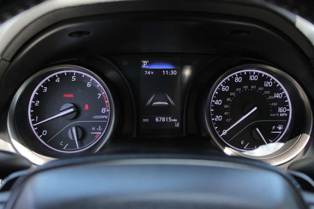 2022 Toyota Camry SE photo 16