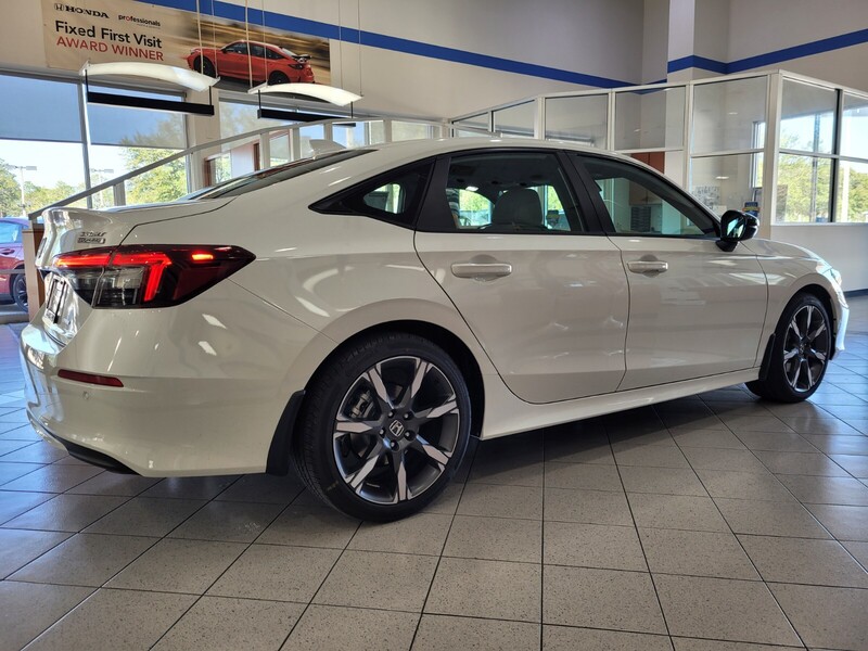 2025 Honda Civic Sport Touring photo 4