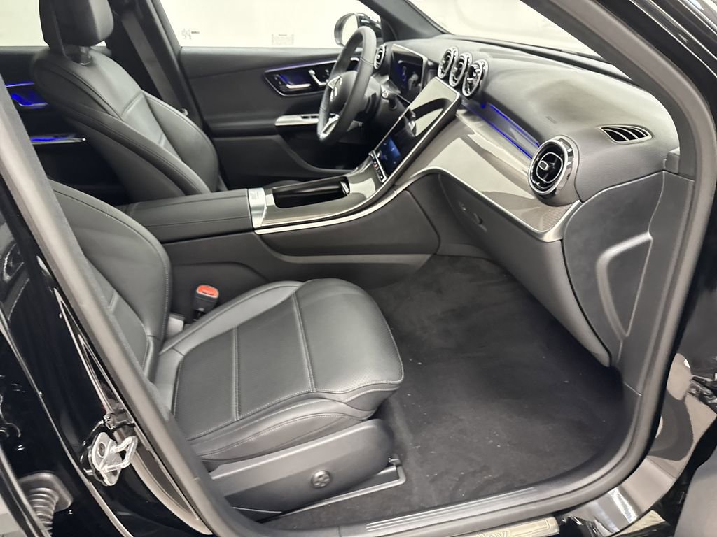 2026 Mercedes Benz GLC 300 photo 13