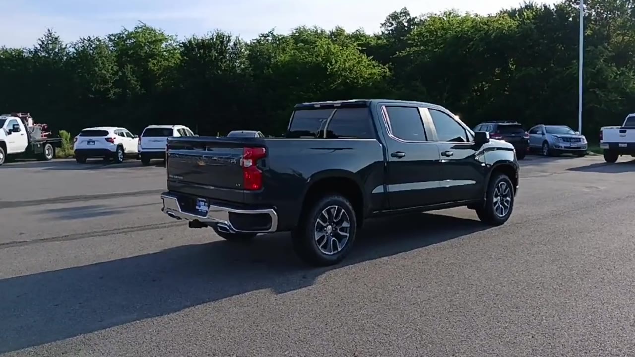 2025 Chevrolet Silverado 1500 LT photo 7