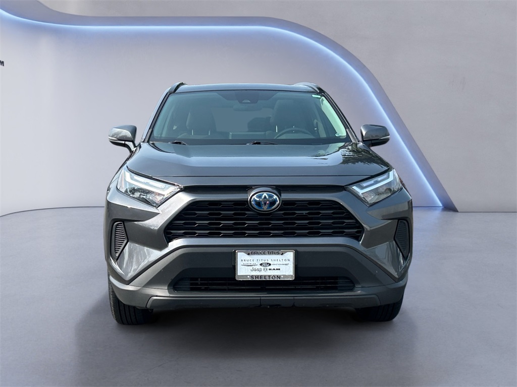2022 Toyota RAV4 Hybrid XLE photo 7
