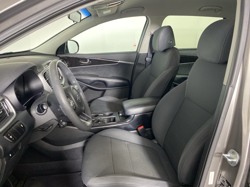 2017 Kia Sorento LX photo 3