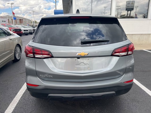 2024 Chevrolet Equinox LT photo 2