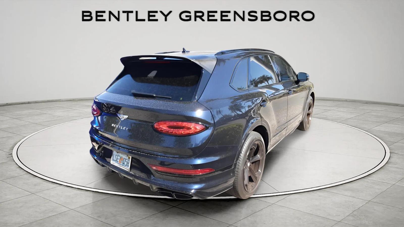 2022 Bentley Bentayga V8 photo 2