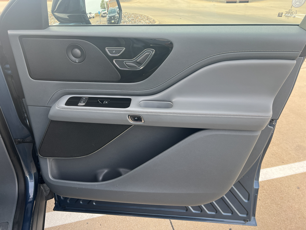 2020 Lincoln Aviator Reserve photo 23