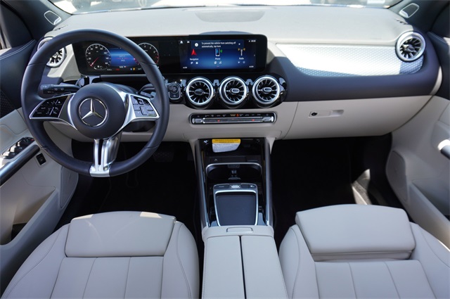 2025 Mercedes Benz GLA 250 photo 3