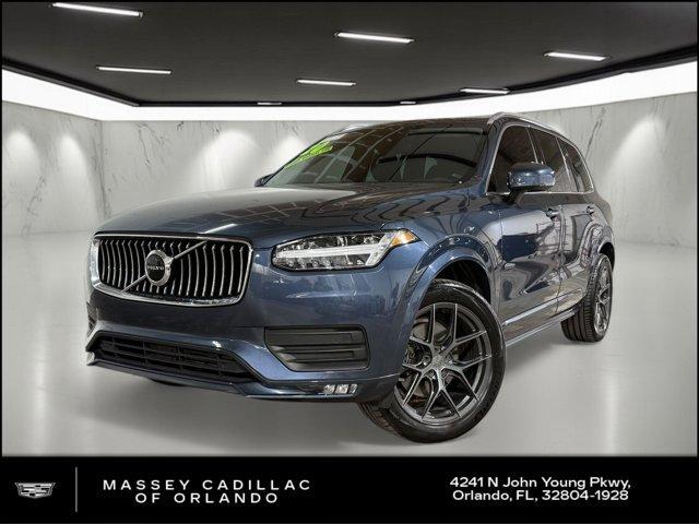 2020 Volvo XC90 Momentum's photo