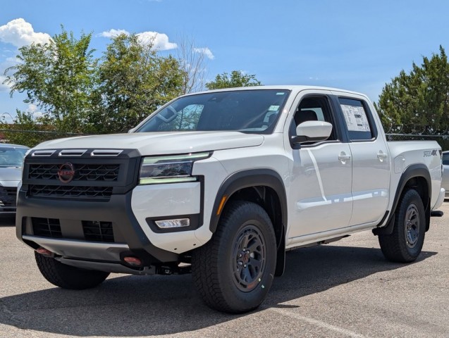 2025 Nissan Frontier PRO-4X's photo