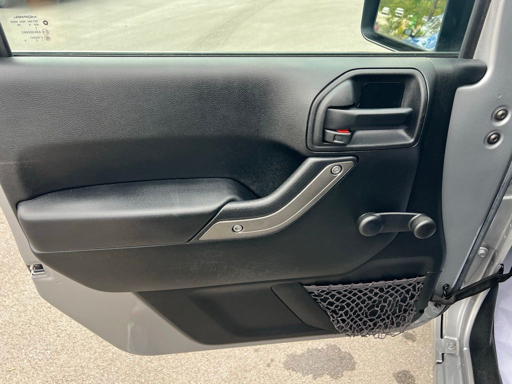 2017 Jeep Wrangler Sport photo 13