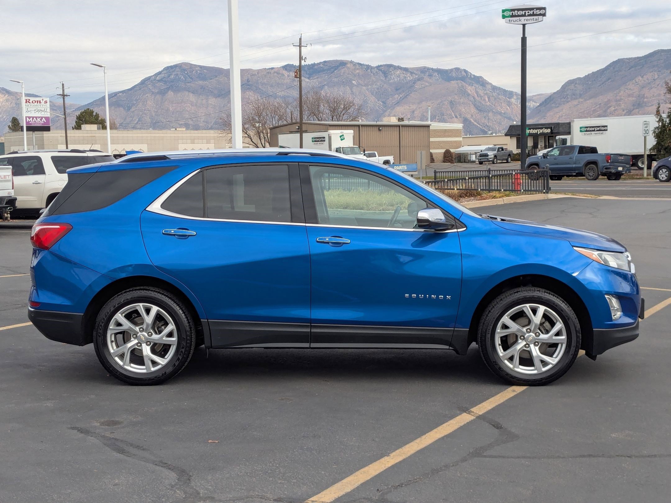 2019 Chevrolet Equinox Premier photo 2