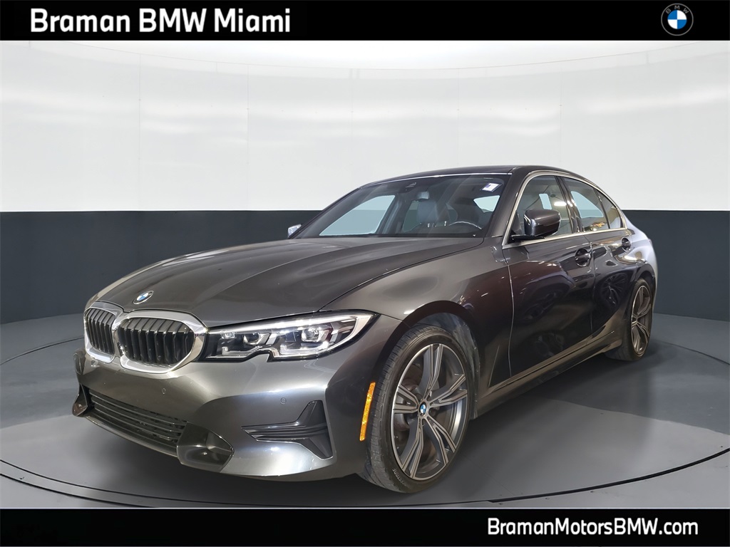 2020 BMW 3 Series 330i's photo