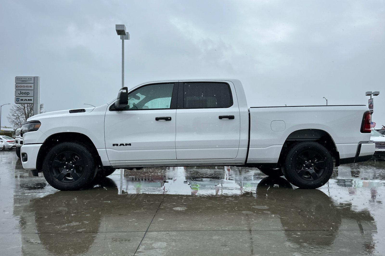 2025 Ram 1500 Tradesman photo 3