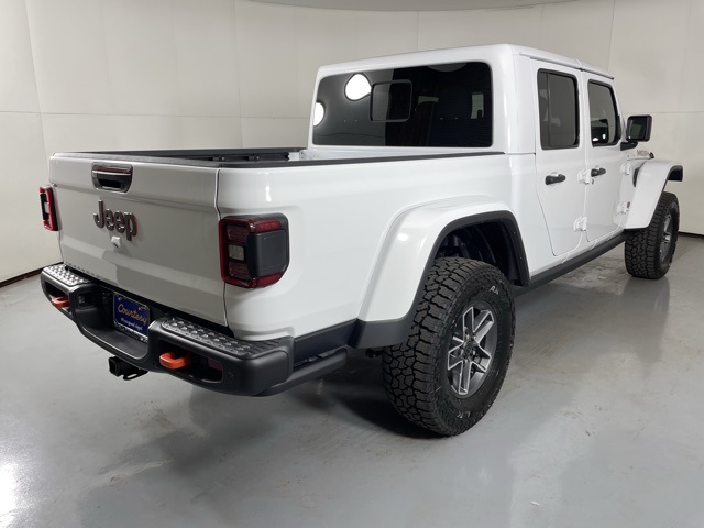 2025 Jeep Gladiator Mojave photo 8