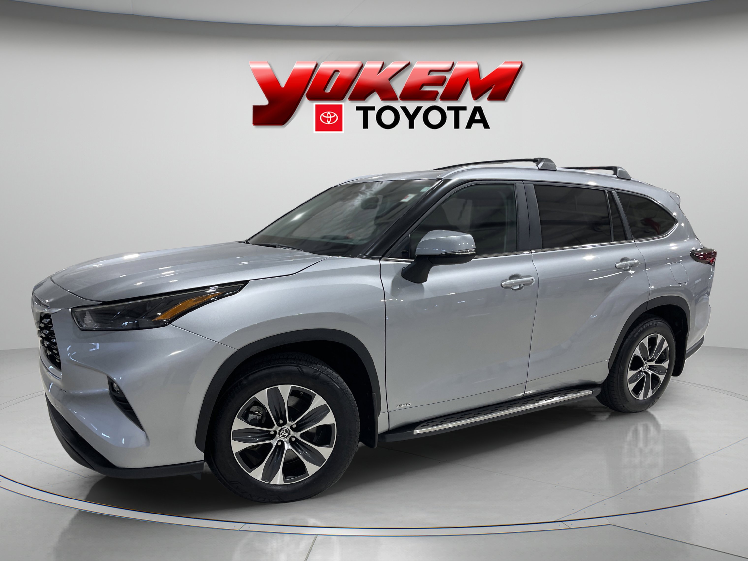 2025 Toyota Highlander XLE's photo