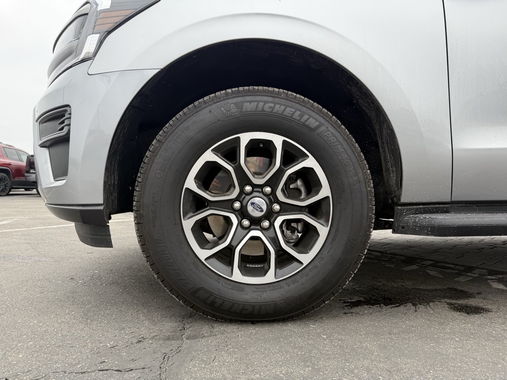 2024 Ford Expedition XLT photo 2