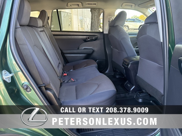 2023 Toyota Highlander Hybrid LE photo 14
