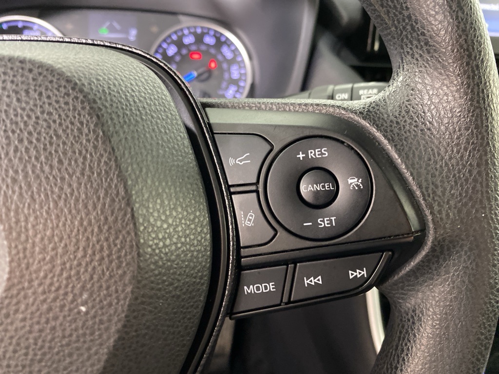 2020 Toyota RAV4 Hybrid XLE photo 7