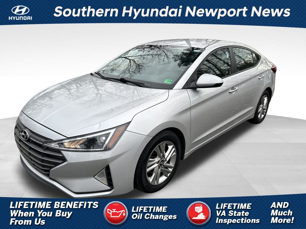 2019 Hyundai Elantra SEL's photo
