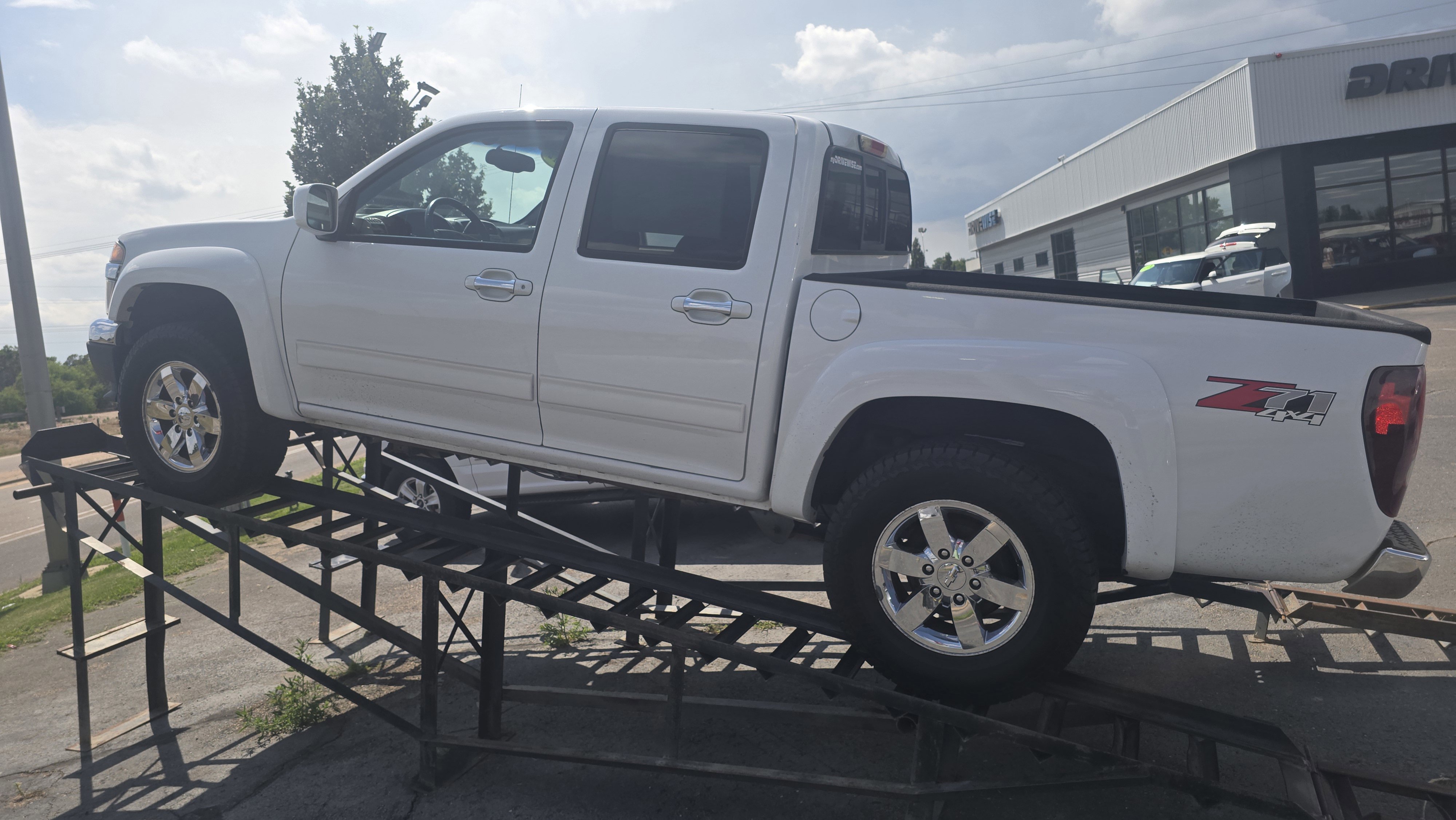 2012 Chevrolet Colorado photo 2