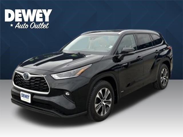 Pre-Owned 2021 Toyota Highlander Hybrid XLE Sport Utility in Des Moines ...