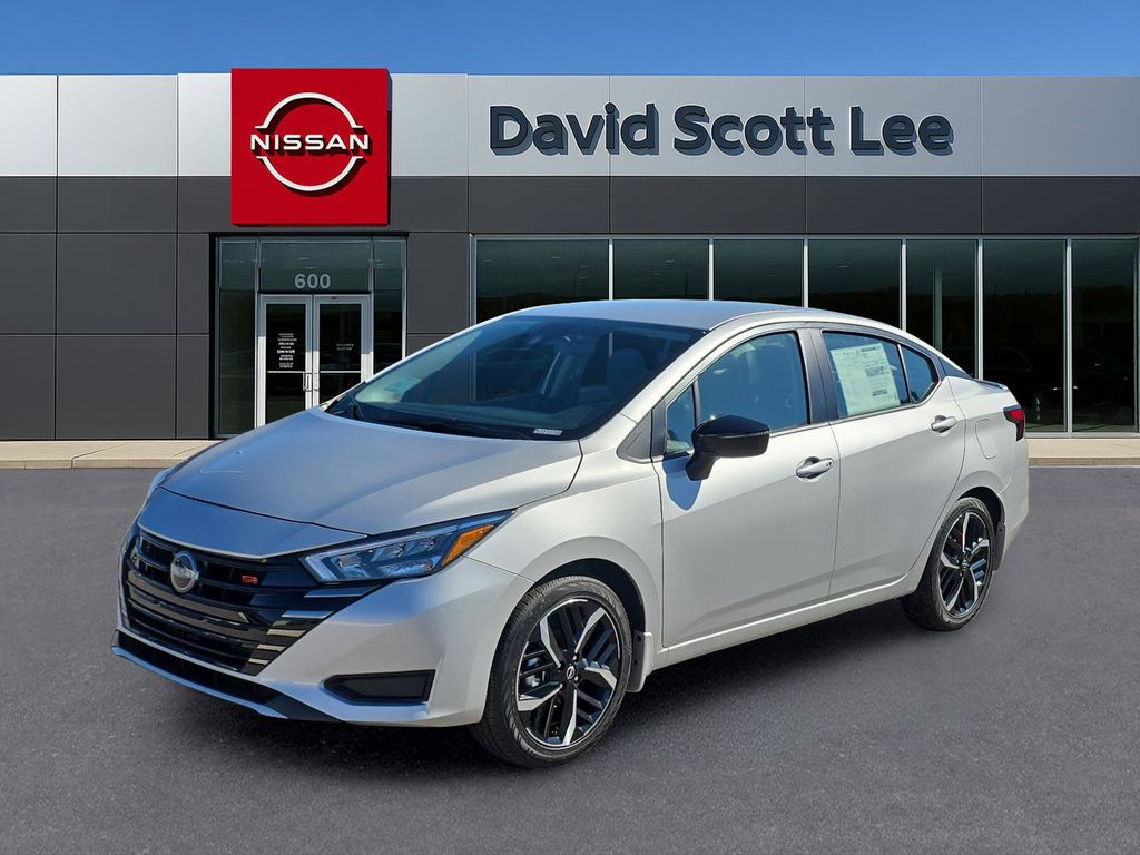 2025 Nissan Versa Sedan SR's photo