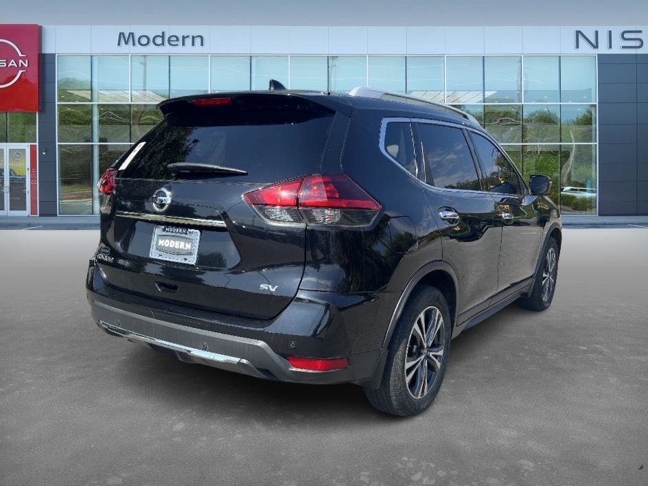 2019 Nissan Rogue SV photo 5