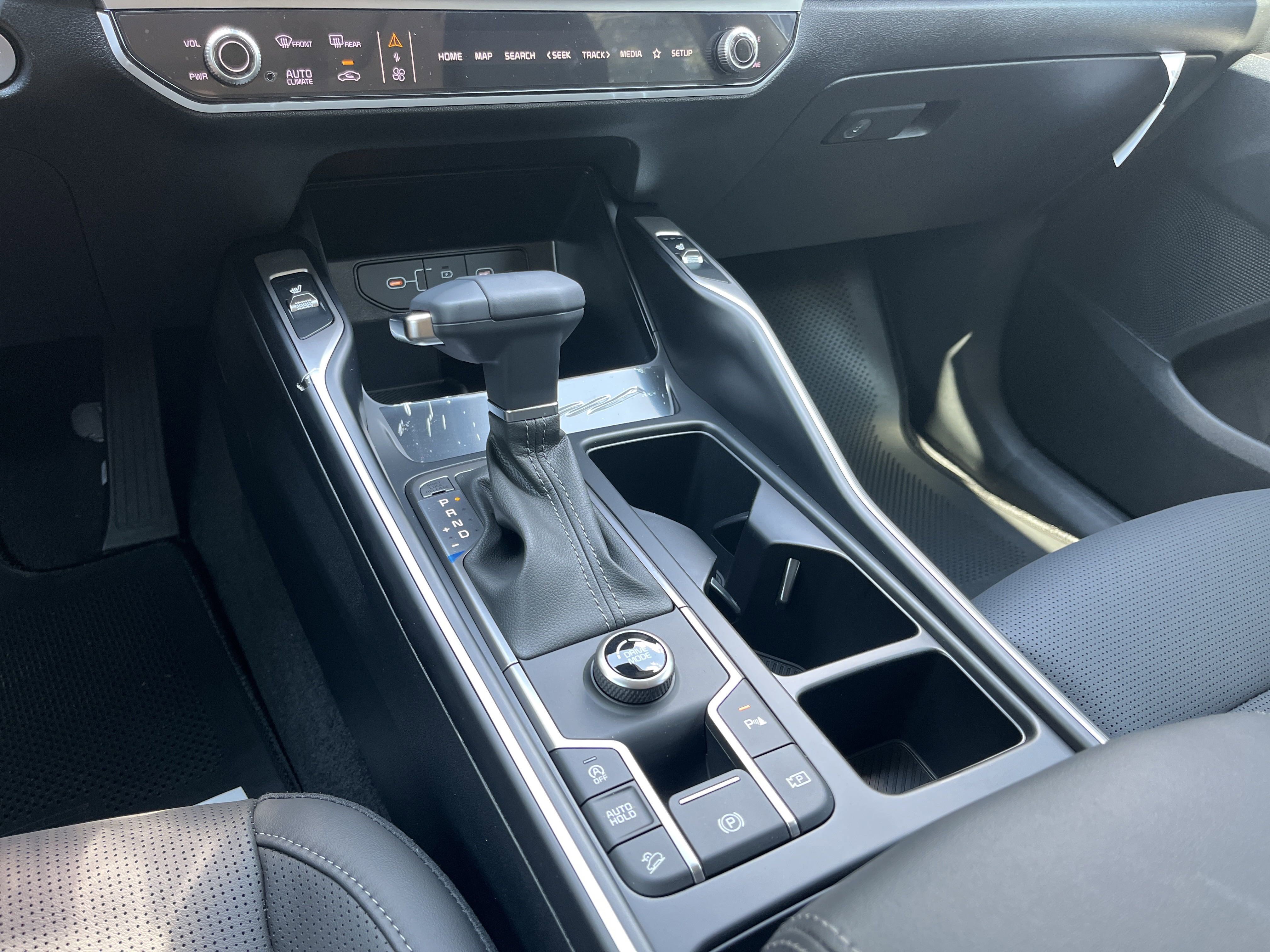 2025 Kia Sorento S photo 13