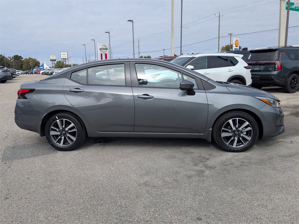 2025 Nissan Versa 1.6 SV photo 2