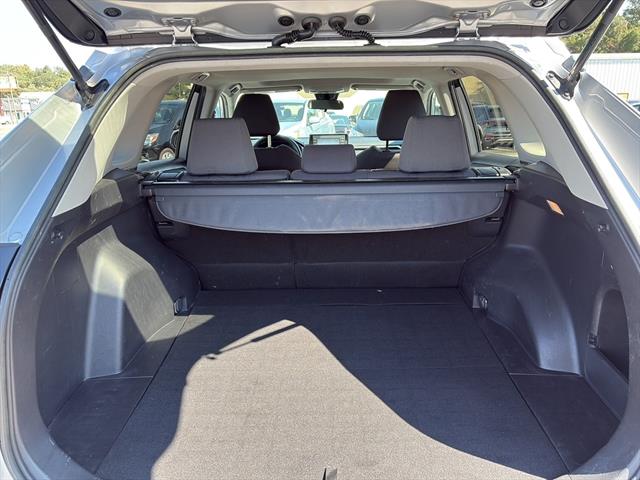 2019 Toyota RAV4 XLE photo 11