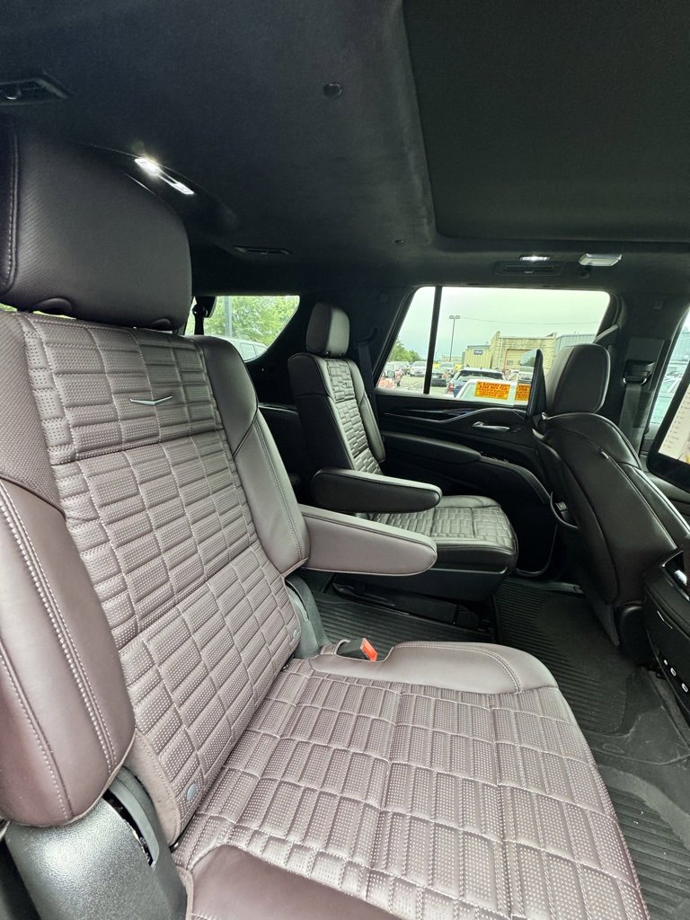 2024 Cadillac Escalade V-Series photo 6