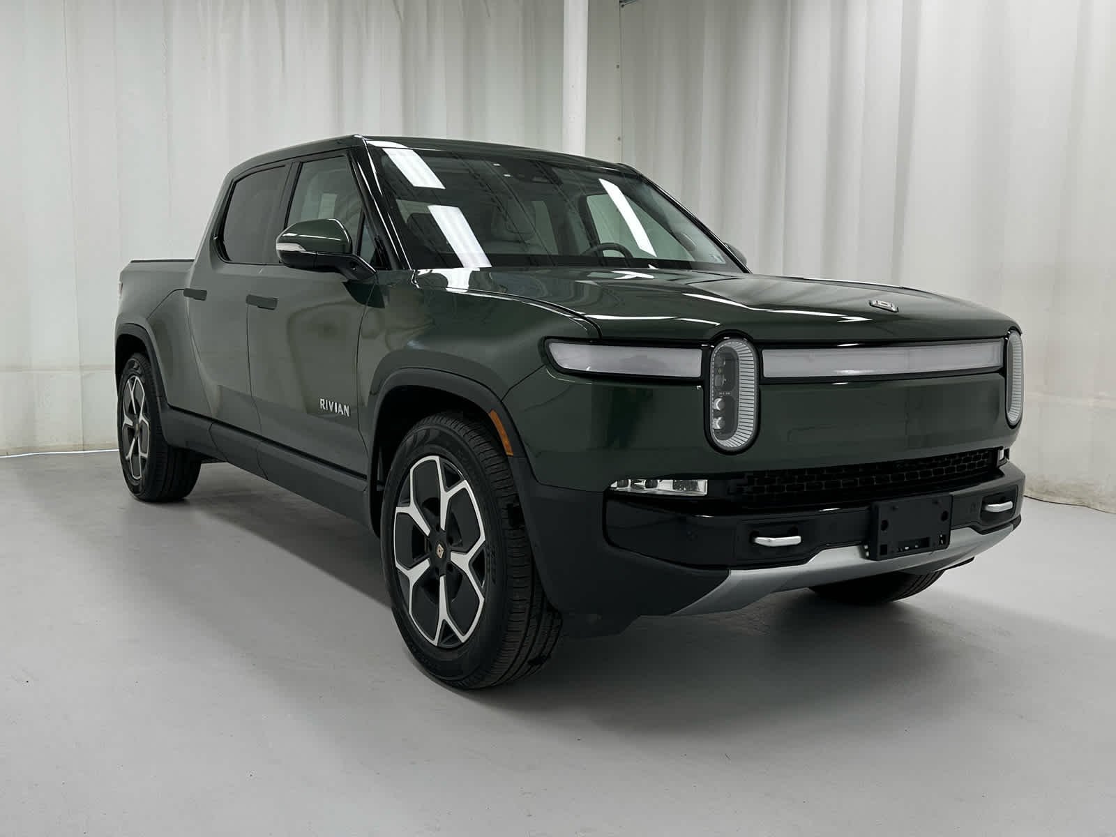 2023 Rivian R1T Adventure's photo