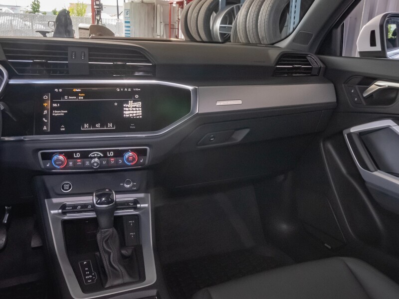 2024 Audi Q3 45 TFSI S line Premium photo 41