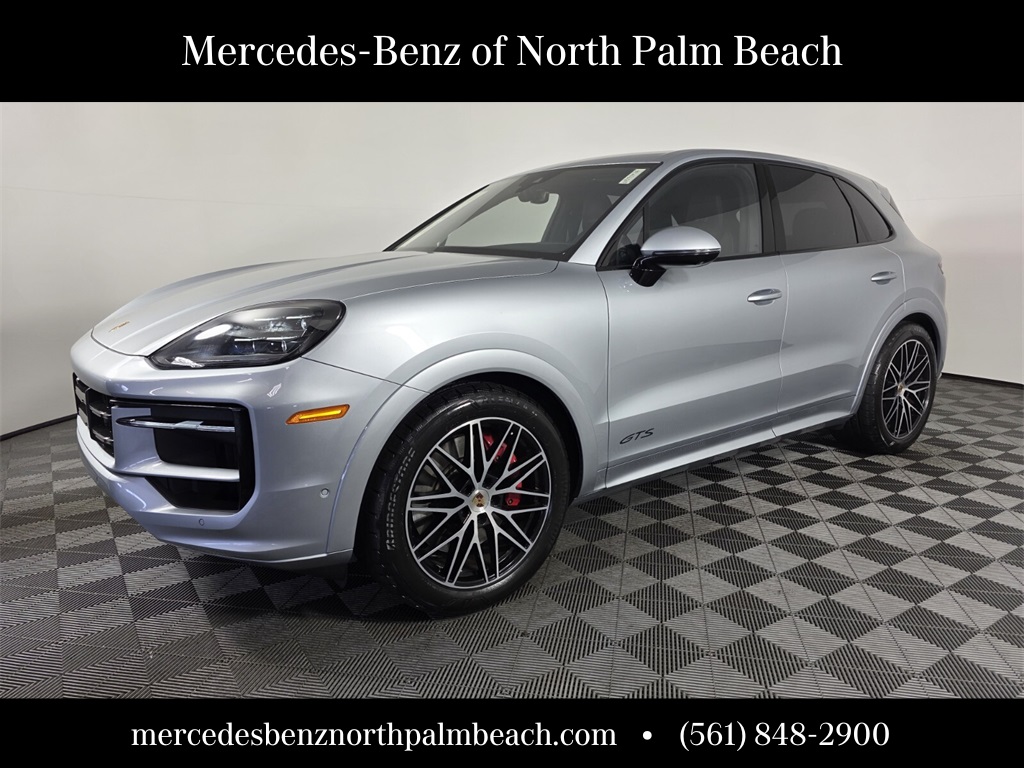 2025 Porsche Cayenne GTS's photo