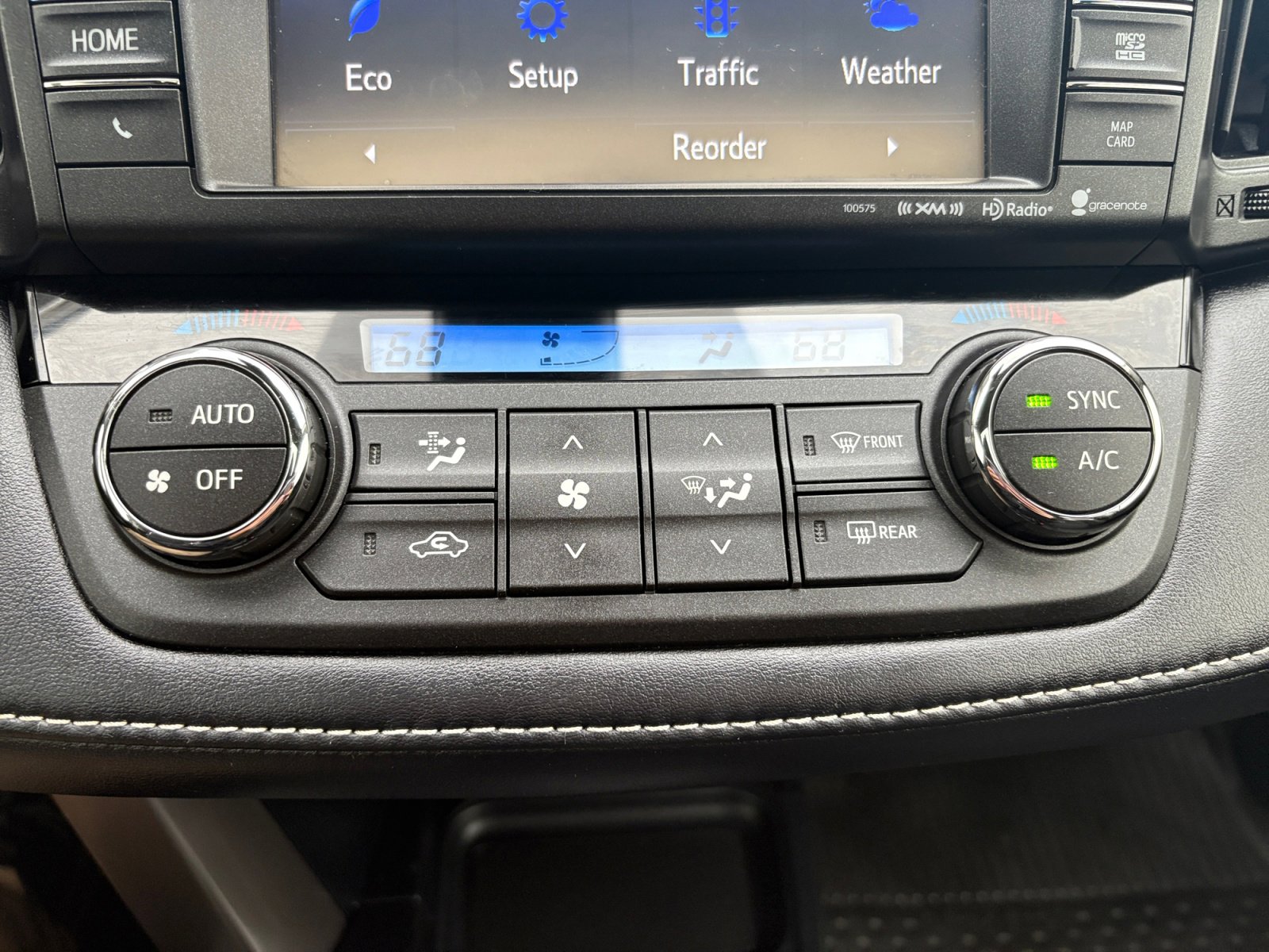 2018 Toyota RAV4 Hybrid XLE photo 17