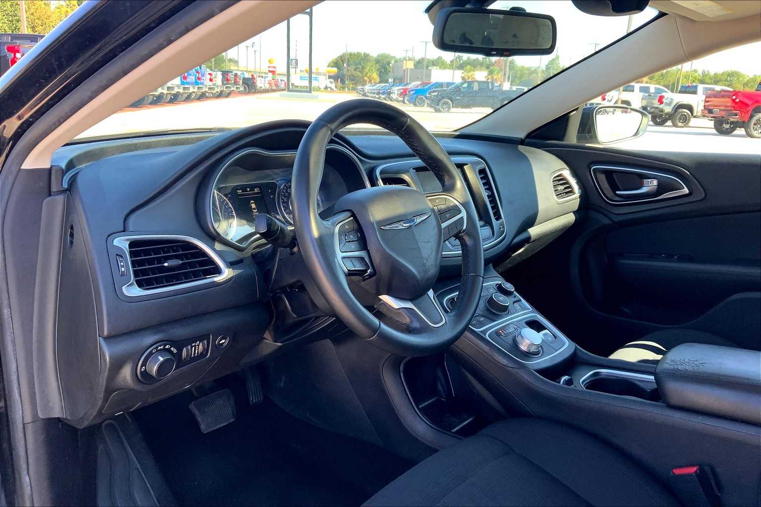 2016 Chrysler 200 Limited photo 17