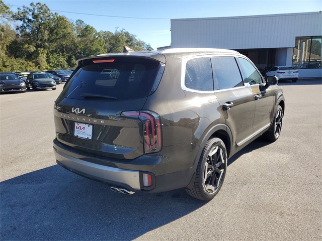 2025 Kia Telluride EX photo 3
