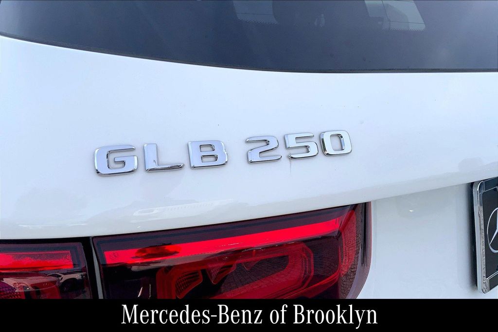 2021 Mercedes Benz GLB 250 4MATIC photo 9