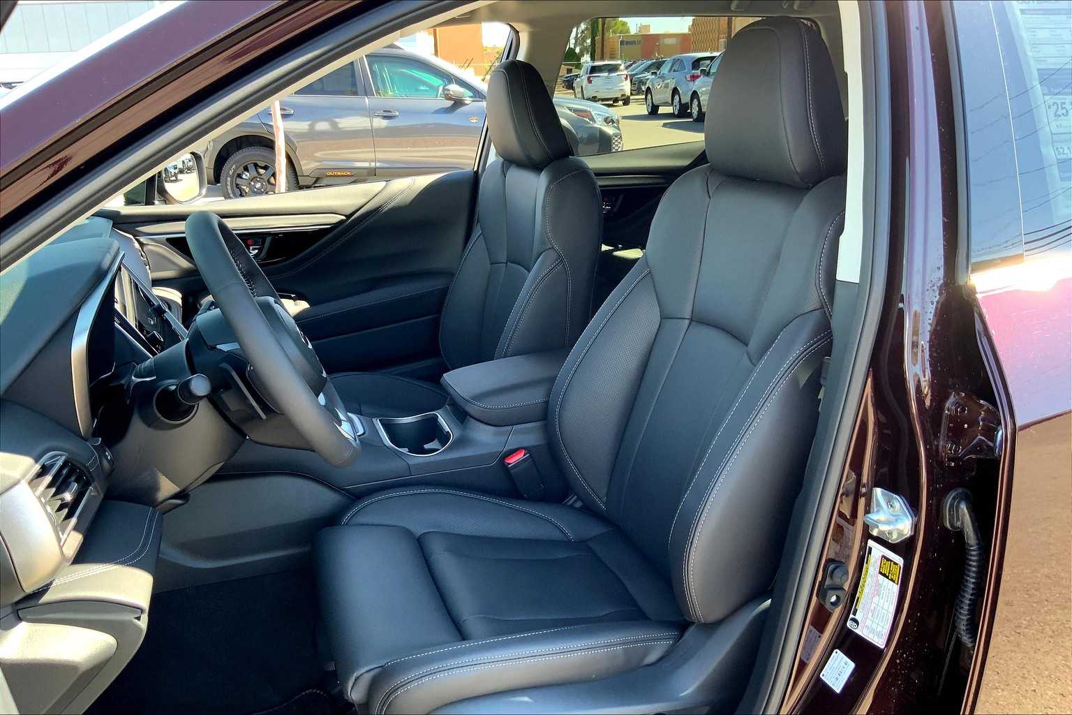 2025 Subaru Outback Touring XT photo 9