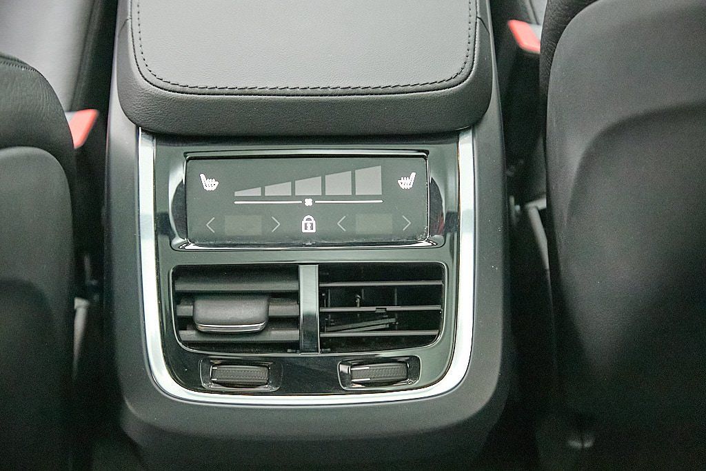 2023 VOLVO XC90 - Image 24