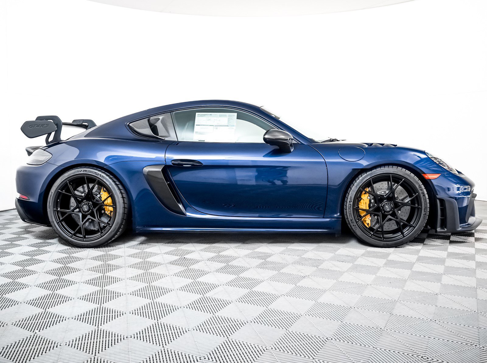 2025 Porsche Cayman GT4 RS photo 8