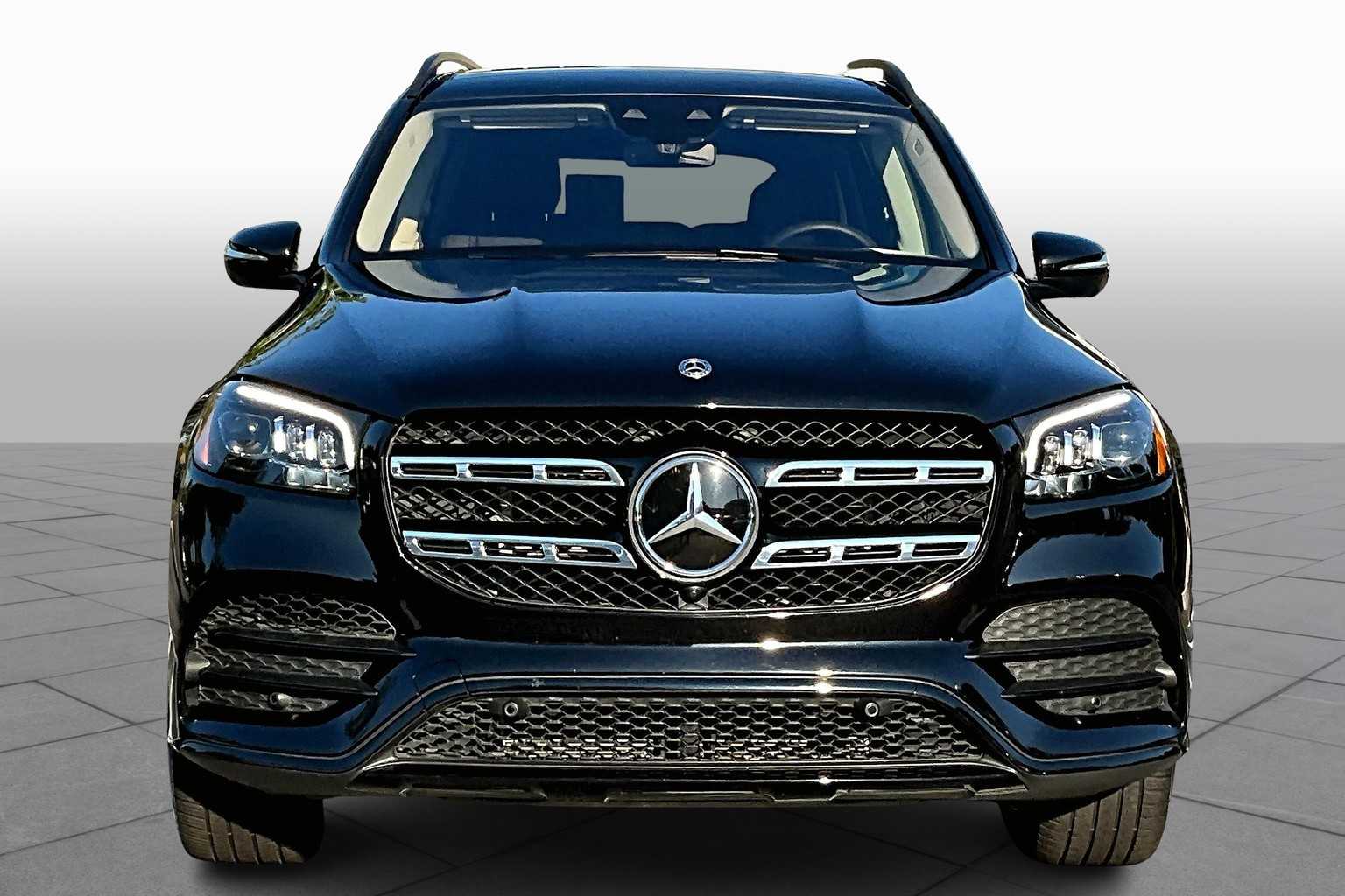 2023 Mercedes Benz GLS 580 4MATIC photo 3