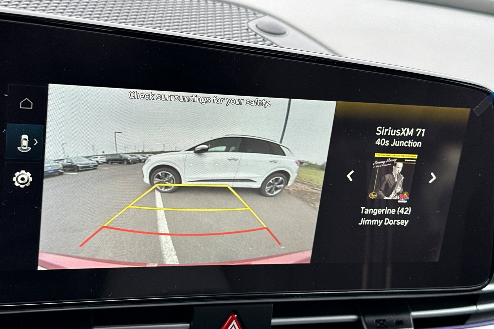 2025 Hyundai Elantra SEL Convenience photo 18