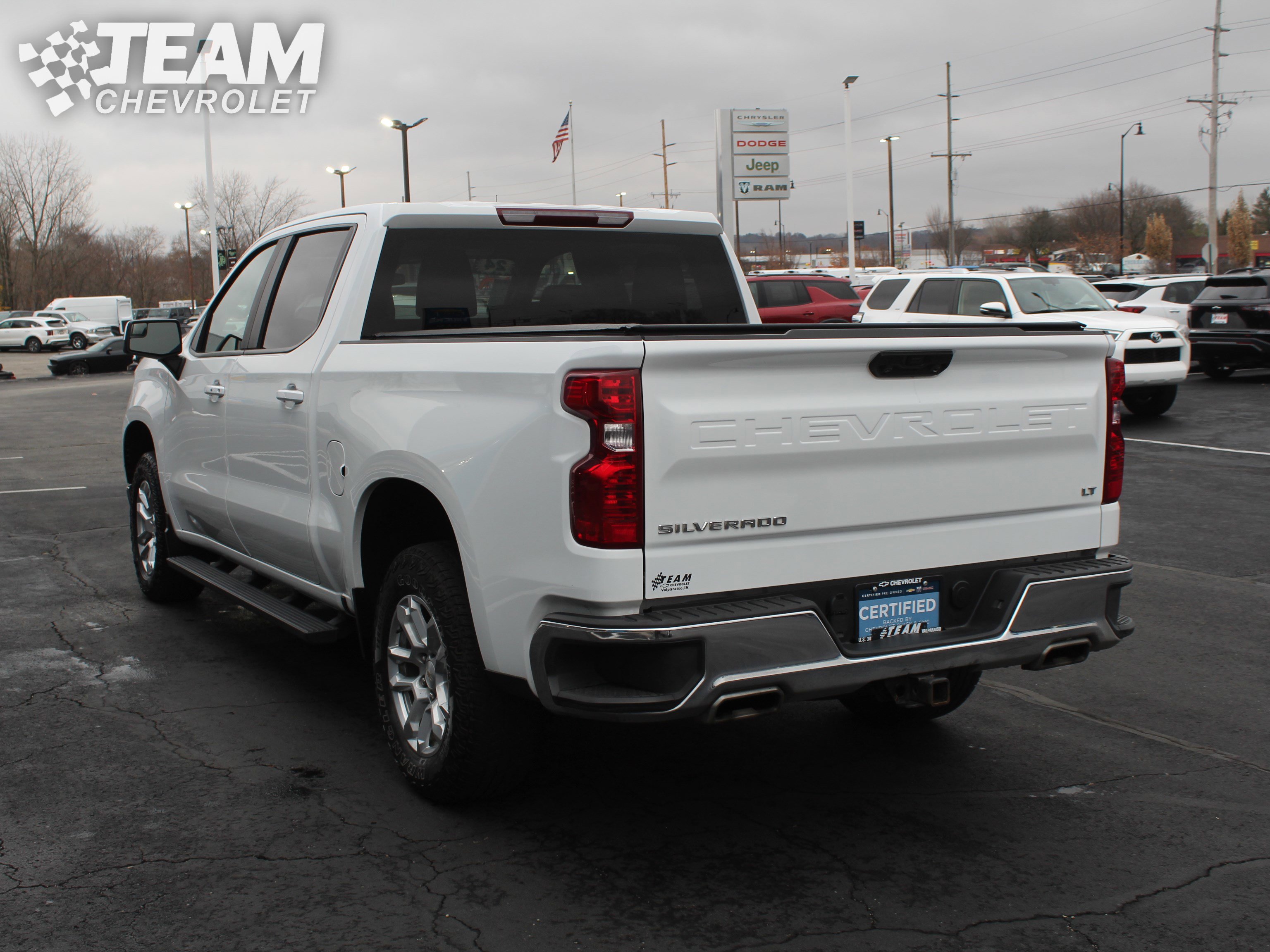 2024 Chevrolet Silverado 1500 LT photo 4
